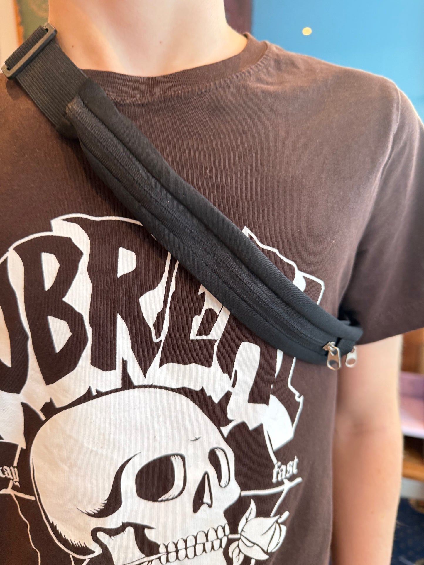 The Discreet Allergy Belt – Personalised Waist Pouch for EpiPen or Auto-Injector (Black)