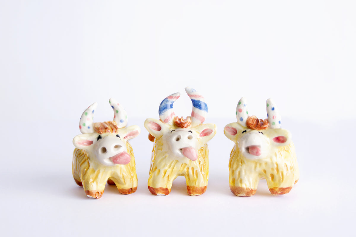 Silly Yak ceramic desk pet