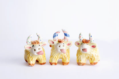 Silly Yak ceramic desk pet