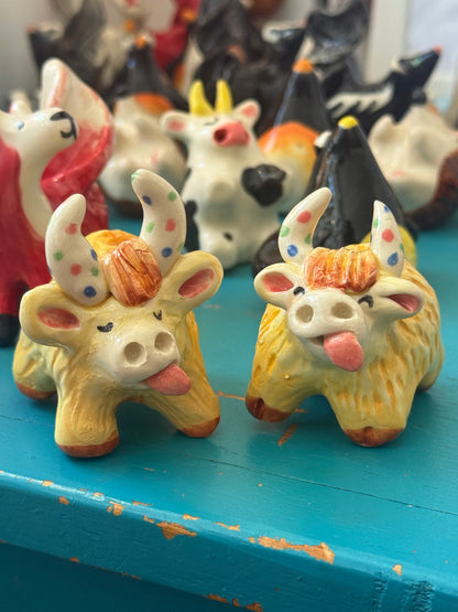 Silly Yak ceramic desk pet